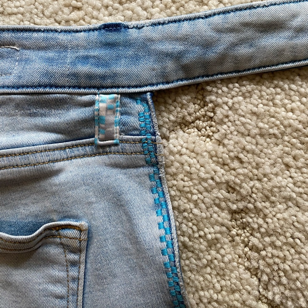 Apron: hand crafted distressed denim waist work apron with ruffle and stitching. - Picture 4 of 5